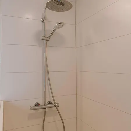 Apartament Huswell - Seaside Escape, Terrace & Partial Sea View For 4 *
