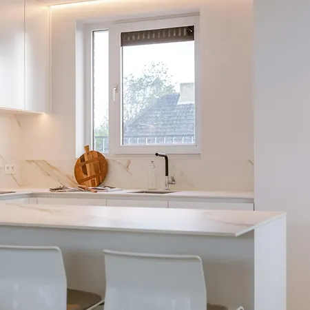 Huswell - Seaside Escape, Terrace & Partial Sea View For 4 Apartament Koksijde