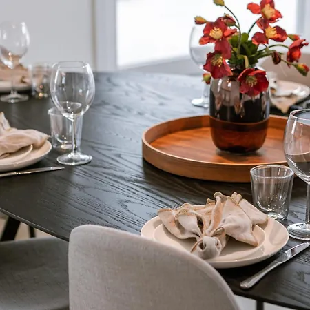 아파트 Huswell - Seaside Escape, Terrace & Partial Sea View For 4 *
